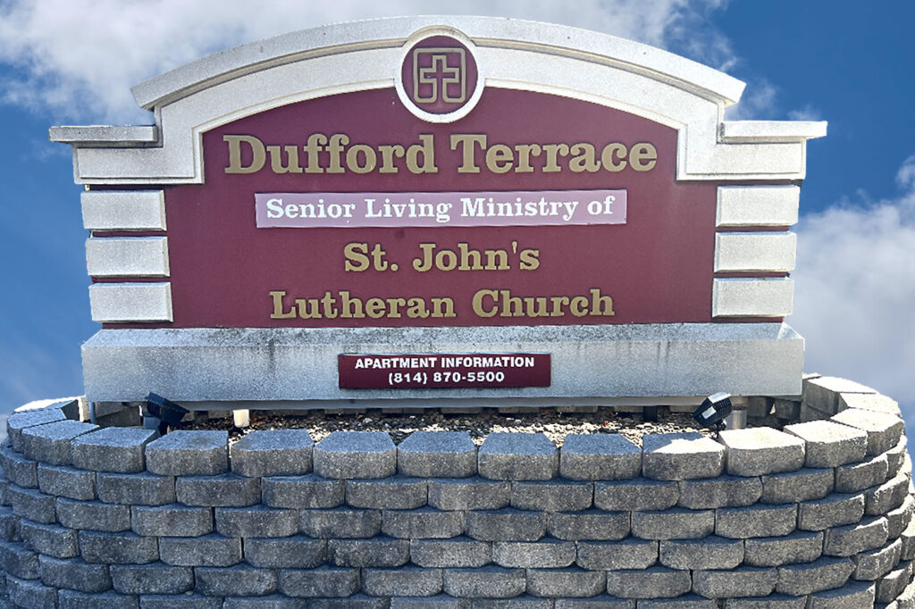 dufford terrace rear sign color